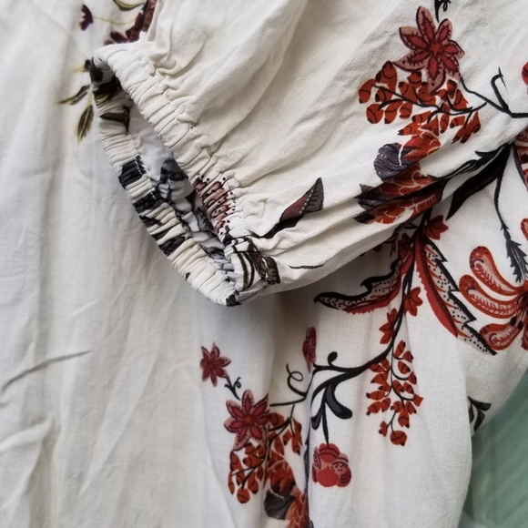 Cleo long sleeved, floral peasant blouse - Picture 3 of 5